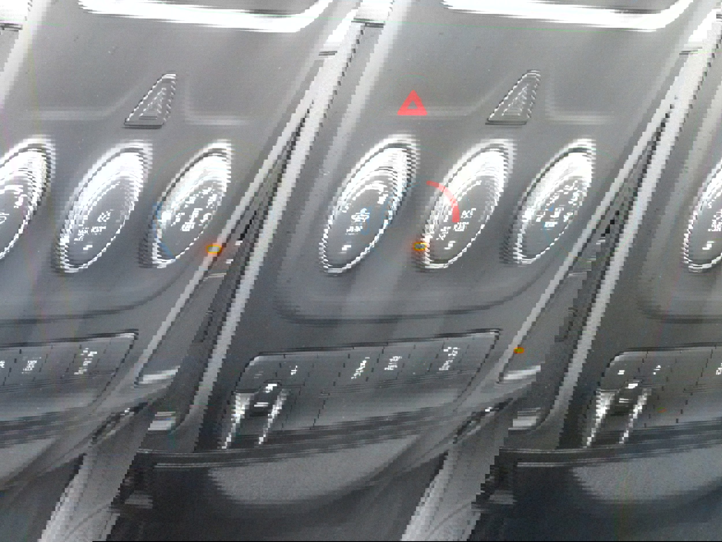 Used 2018 RAM 2500 Tradesman w/ Chrome Appearance Group image 13