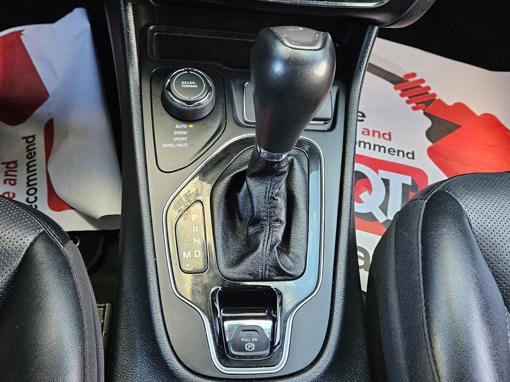 Used 2023 Jeep Cherokee Altitude Lux image 18