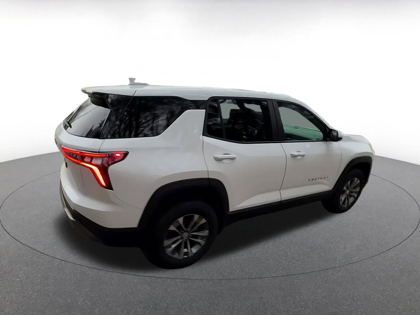 Used 2025 Chevrolet Equinox LT image 14