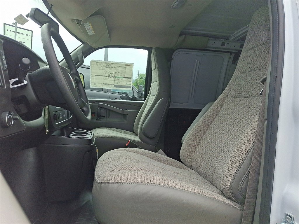 New 2025 GMC Savana 2500 w/ Driver Convenience Package image 6