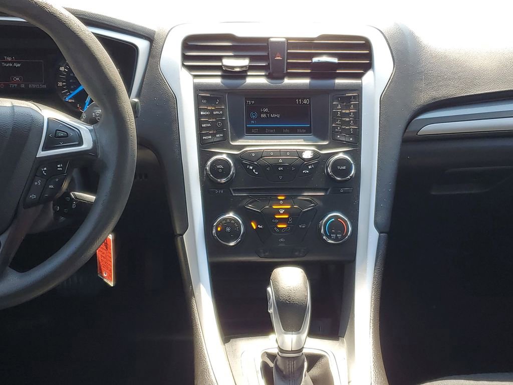 Used 2015 Ford Fusion SE FWD image 27