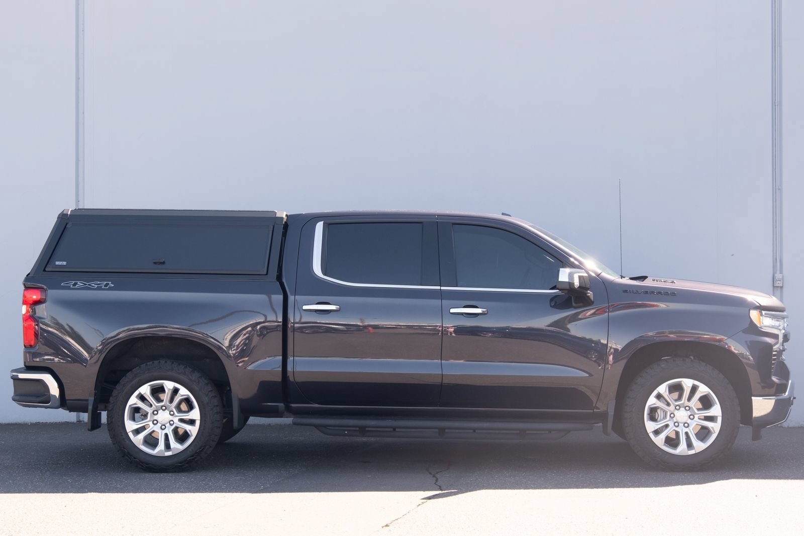 Used 2024 Chevrolet Silverado 1500 LTZ w/ LTZ Premium Package AWD/4WD image 30