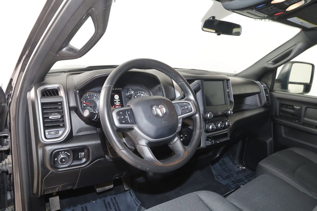 Used 2024 RAM 3500 Tradesman w/ Chrome Appearance Group AWD/4WD image 24