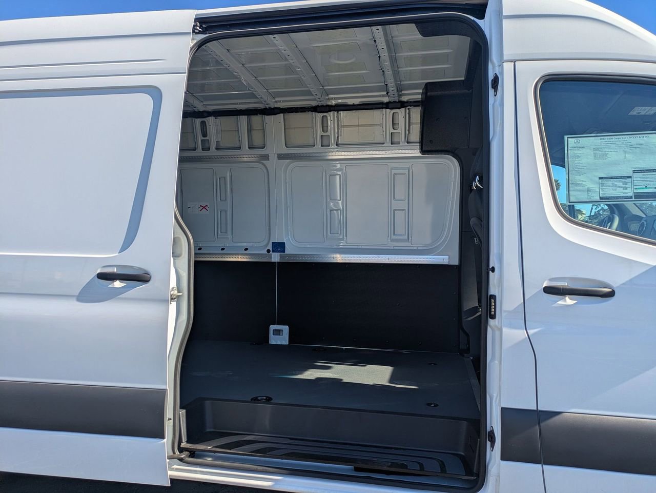 Used 2024 Mercedes-Benz Sprinter 3500 image 9