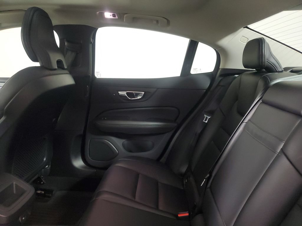 Used 2022 Volvo S60 B5 Momentum w/ Premium Package AWD/4WD image 13