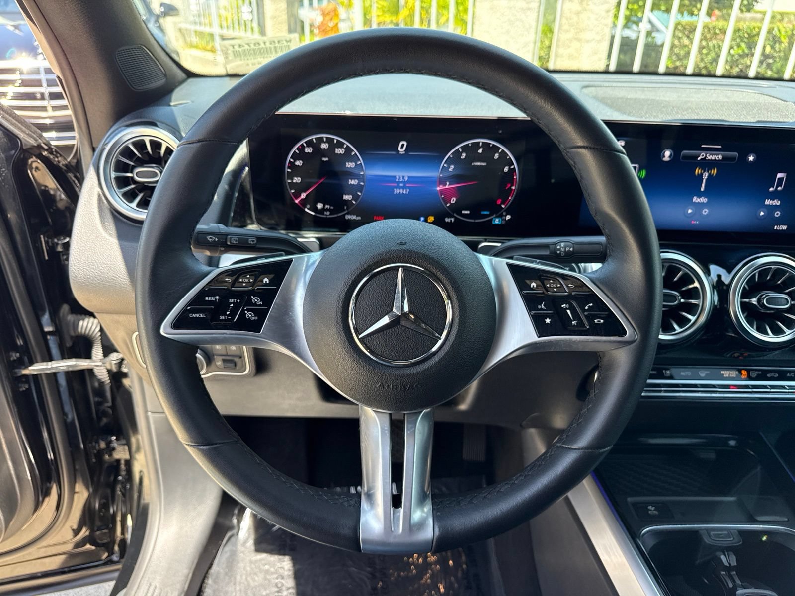 Used 2024 Mercedes-Benz GLB 250 image 28