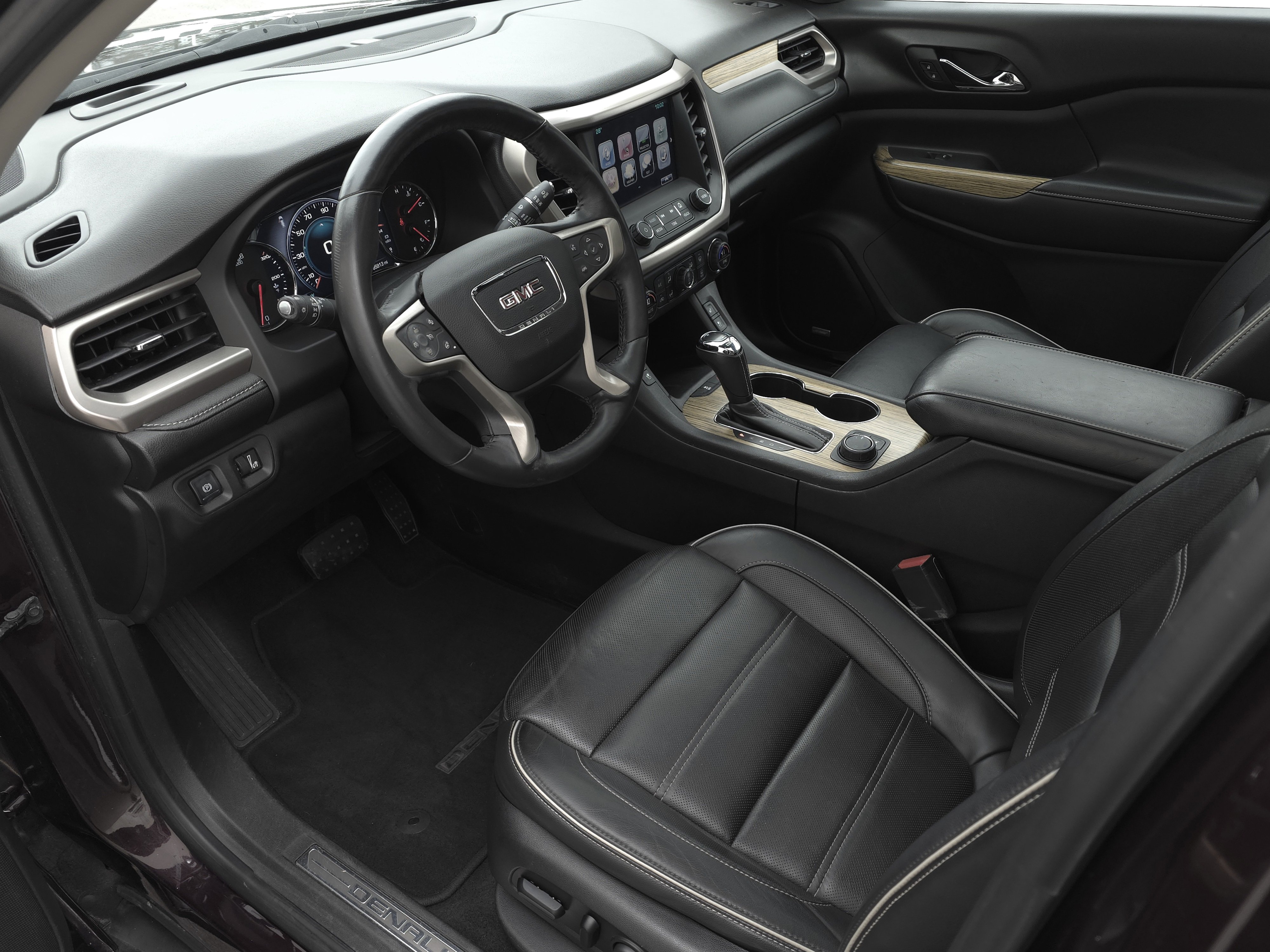 Used 2017 GMC Acadia Denali w/ Technology Package image 9