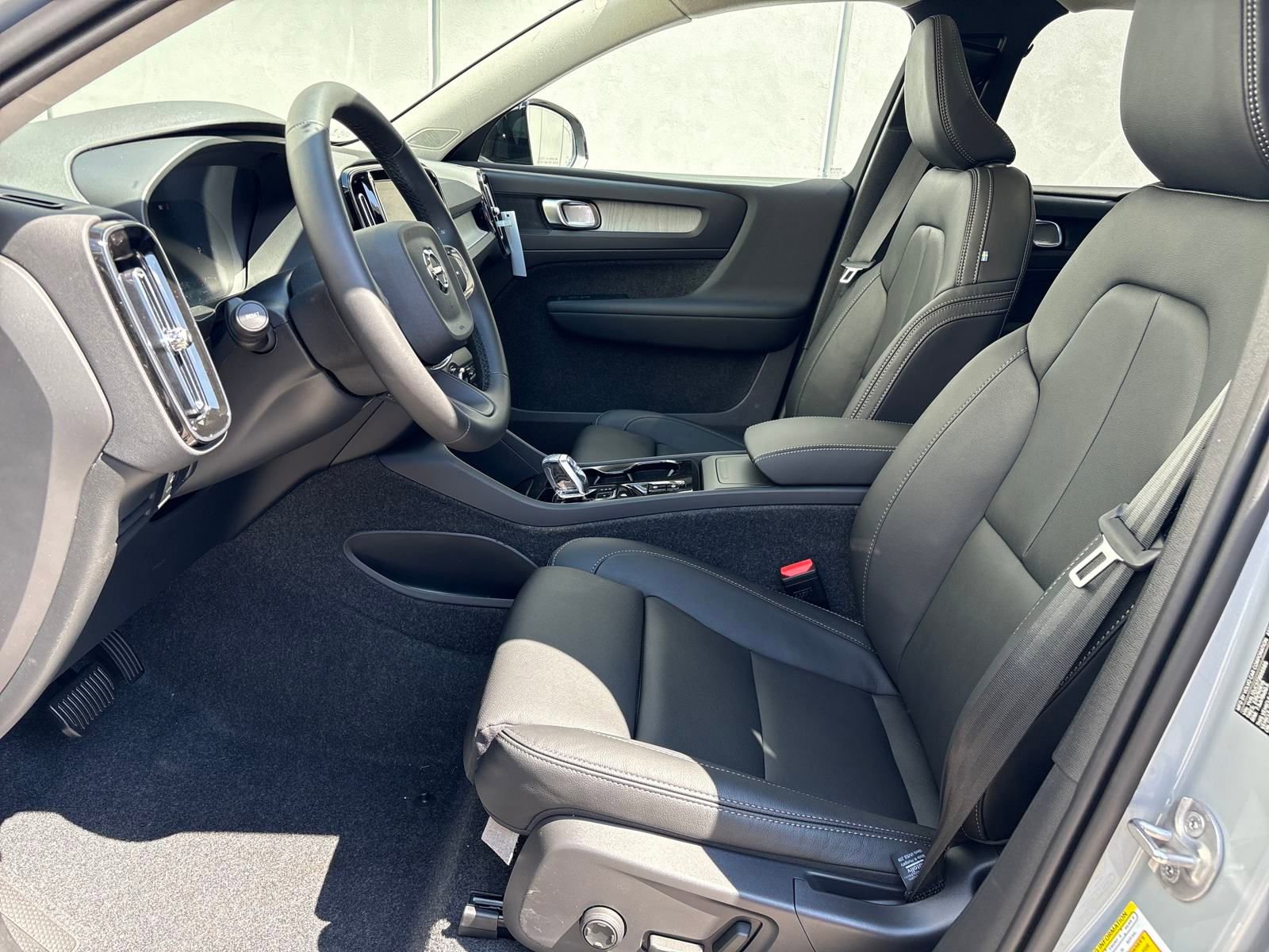 New 2026 Volvo XC40 B5 Plus w/ Protection Package Premier image 9