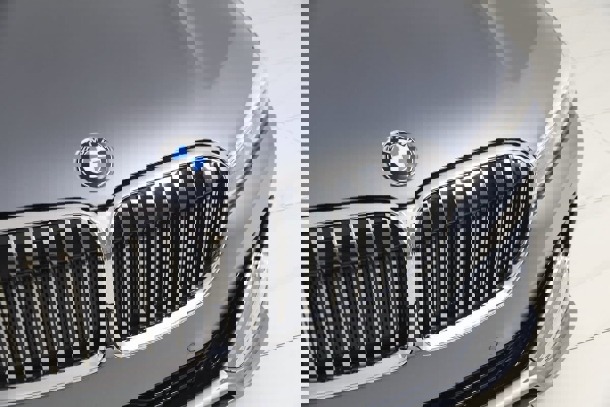 Used 2022 BMW ALPINA B7 xDrive w/ Luxury Rear Seating Package image 31