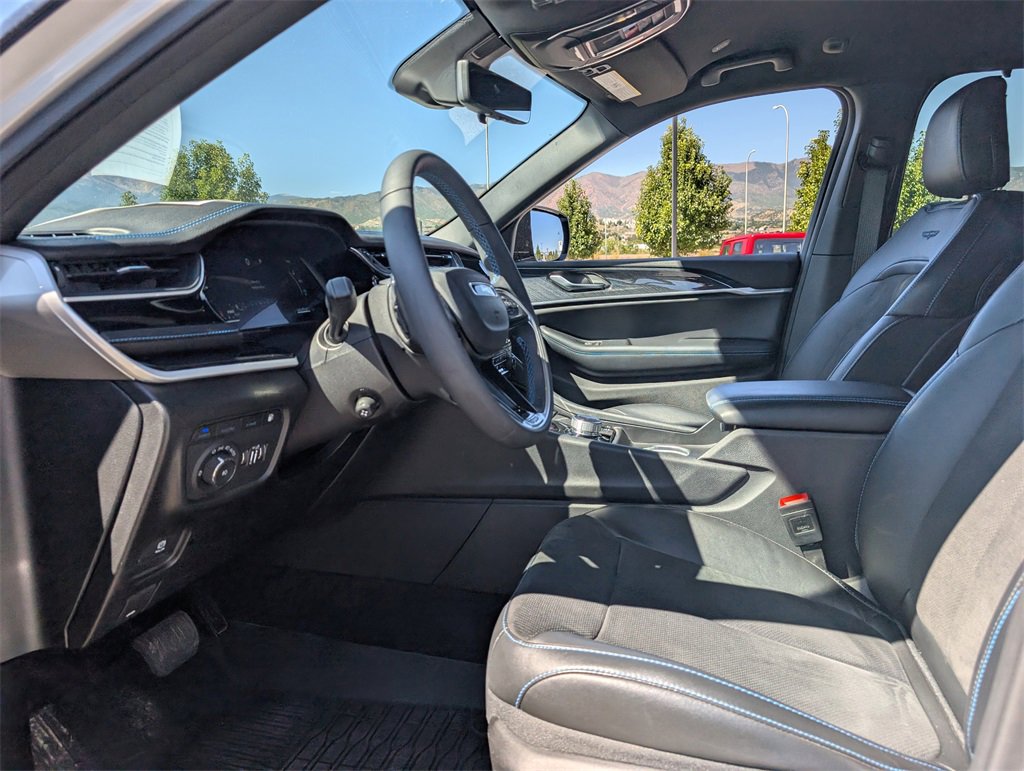 Used 2024 Jeep Grand Cherokee Trailhawk w/ Advanced Protech Group II image 9