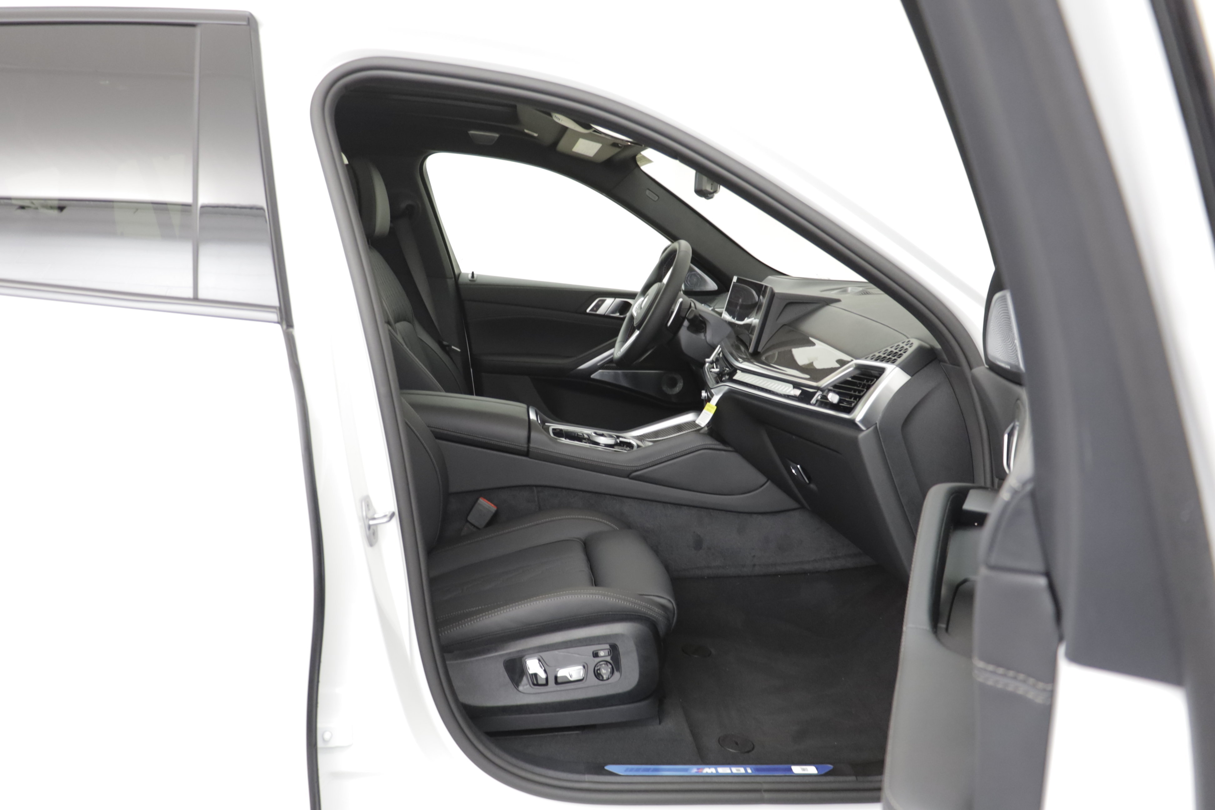 New 2027 BMW X6 M60i AWD/4WD image 21