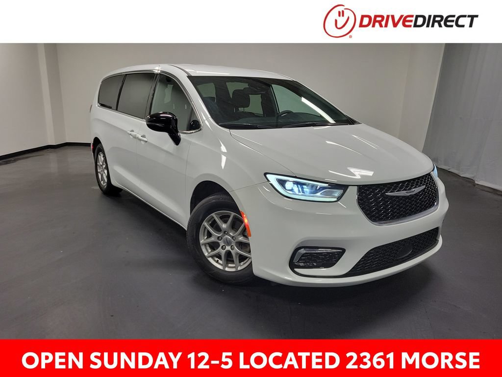 Used 2024 Chrysler Pacifica Touring