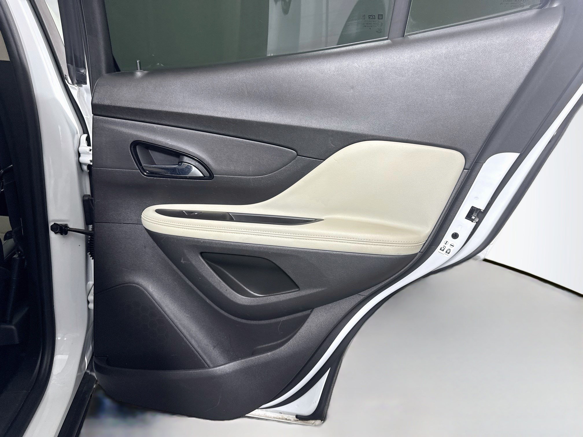 Used 2020 Buick Encore Preferred FWD image 28
