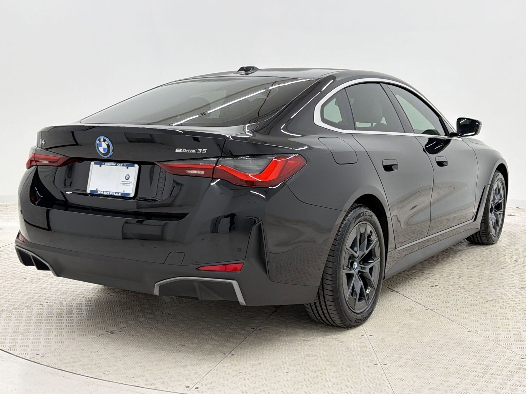 Used 2023 BMW i4 eDrive35 w/ Premium Package image 9