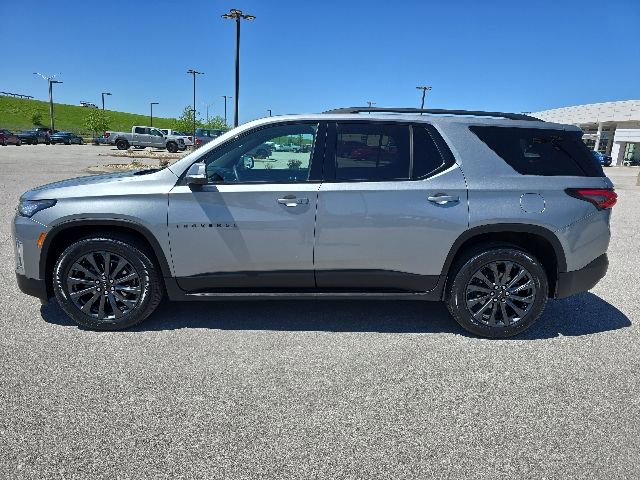Used 2023 Chevrolet Traverse RS w/ LPO, Floor Liner Package AWD/4WD image 2
