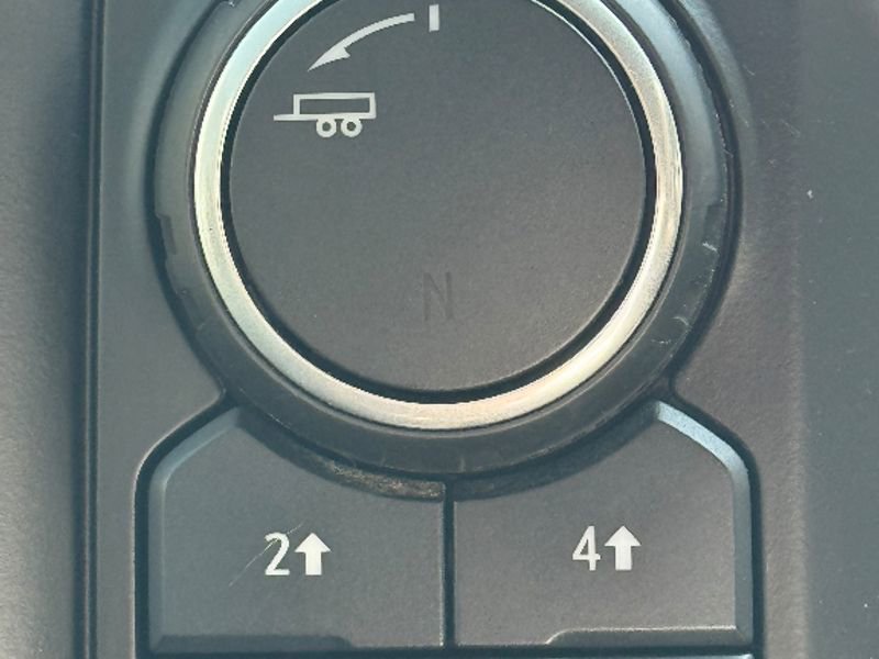 Used 2020 Chevrolet Silverado 2500 Custom w/ Custom Value Package image 6