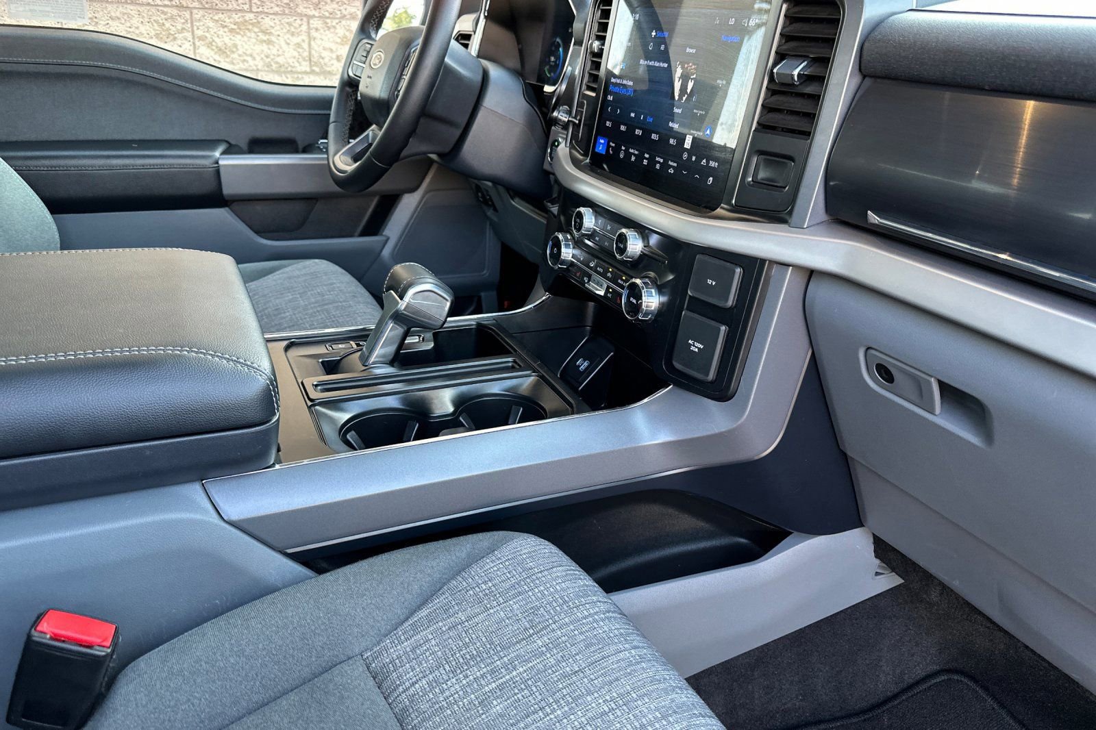 Used 2023 Ford F150 Lightning XLT image 16