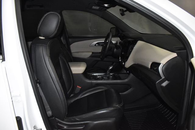 Used 2022 Chevrolet Traverse LS image 27