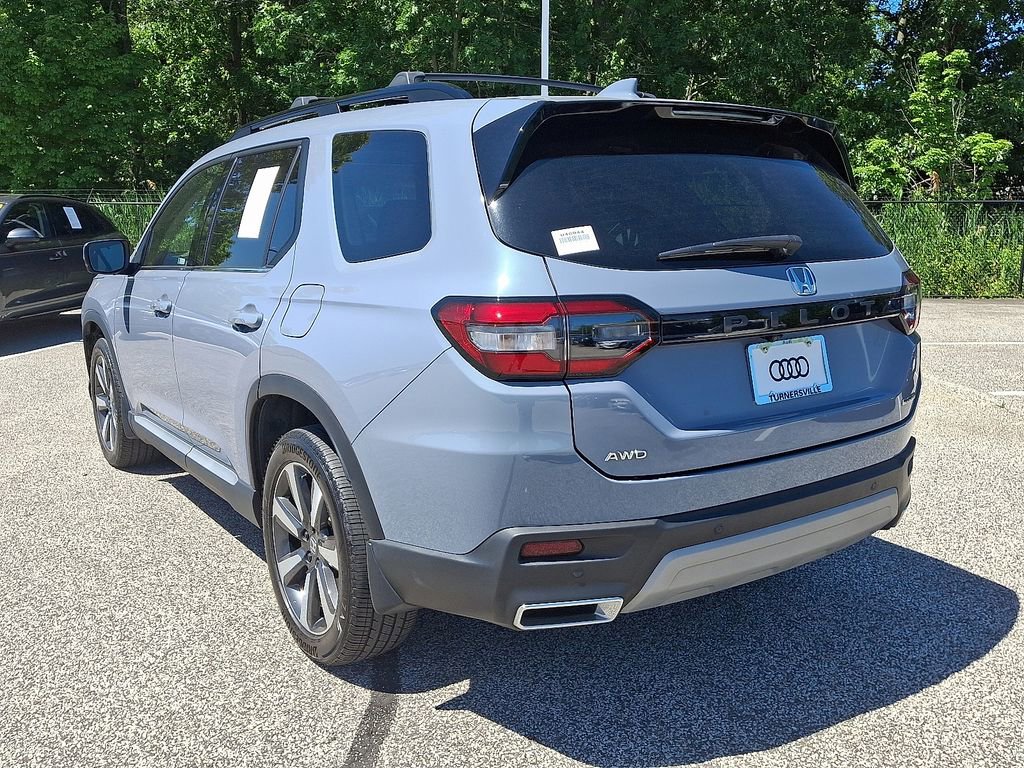 Used 2023 Honda Pilot Touring image 4