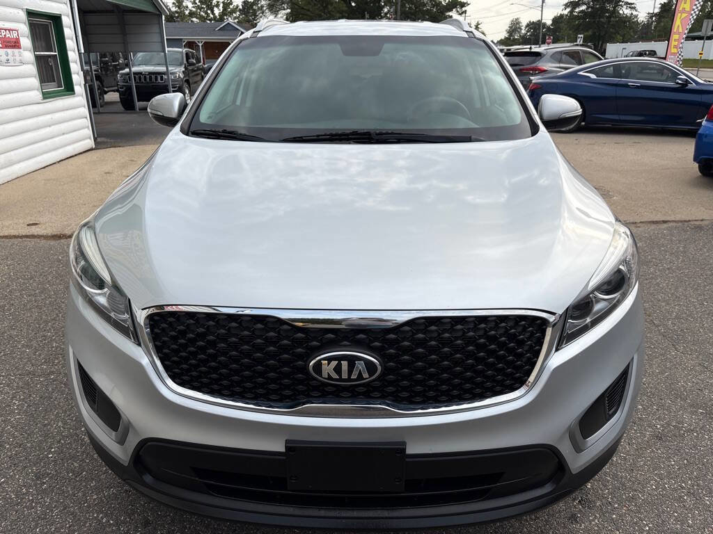 Used 2017 Kia Sorento AWD image 3