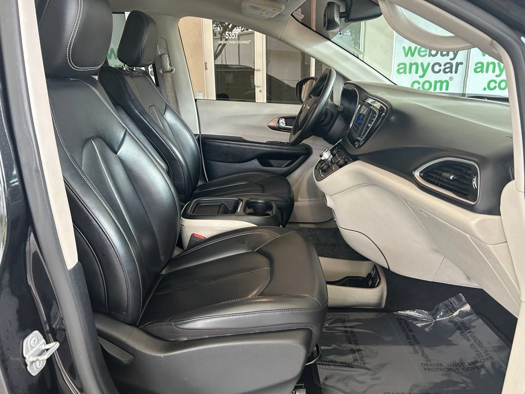 Used 2021 Chrysler Voyager Lxi FWD image 20