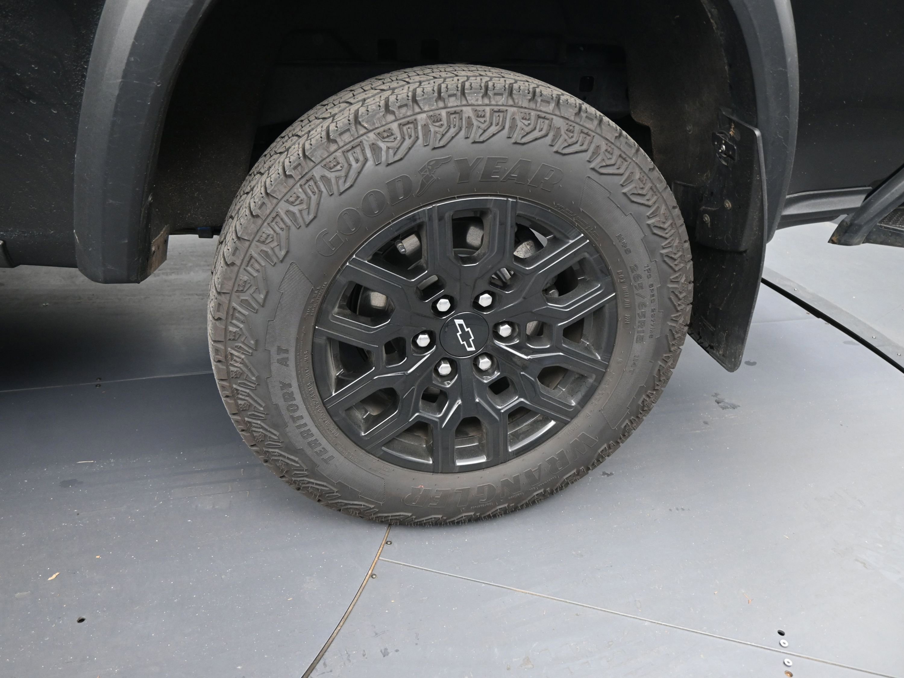 Used 2024 Chevrolet Colorado Trail Boss w/ Technology Package image 19