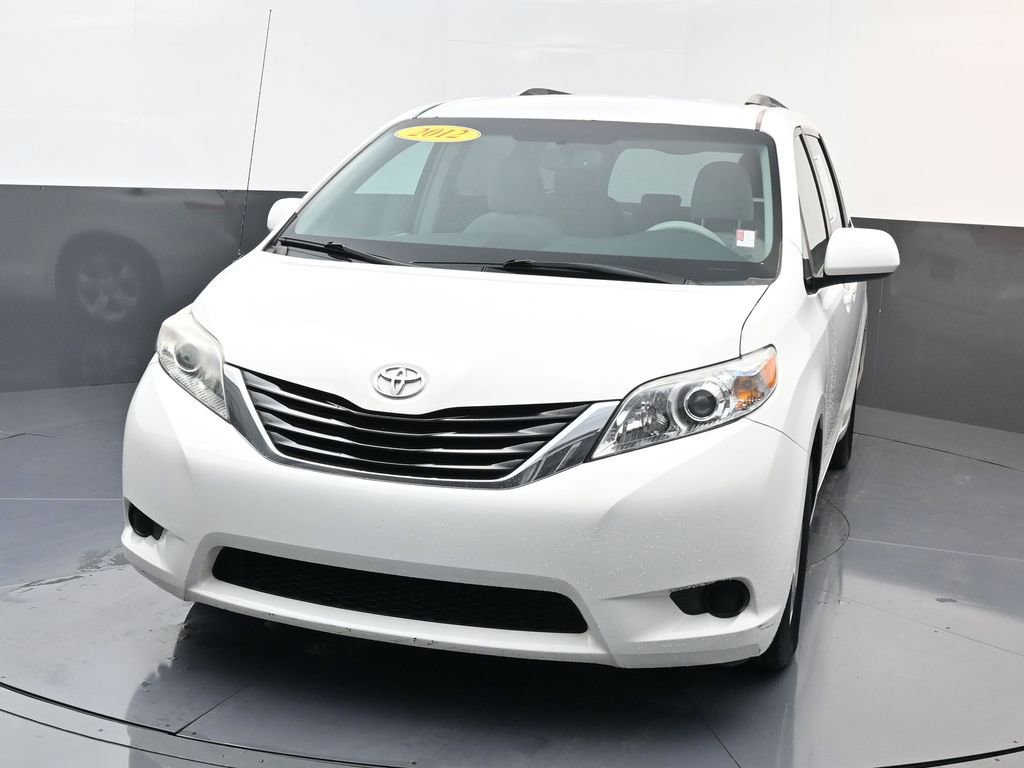 Used 2012 Toyota Sienna LE image 10