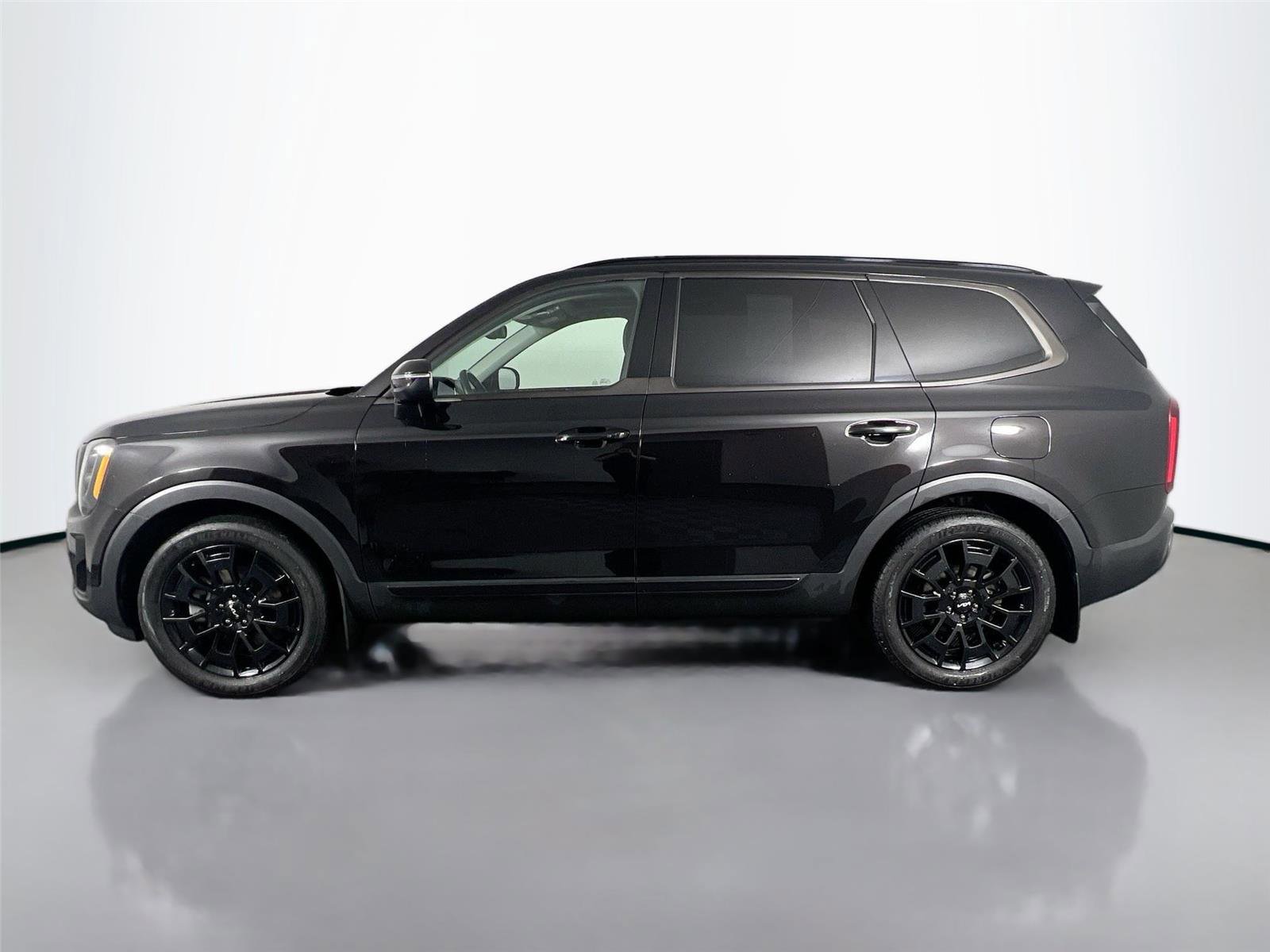 Used 2022 Kia Telluride EX w/ EX Premium Package AWD/4WD image 3