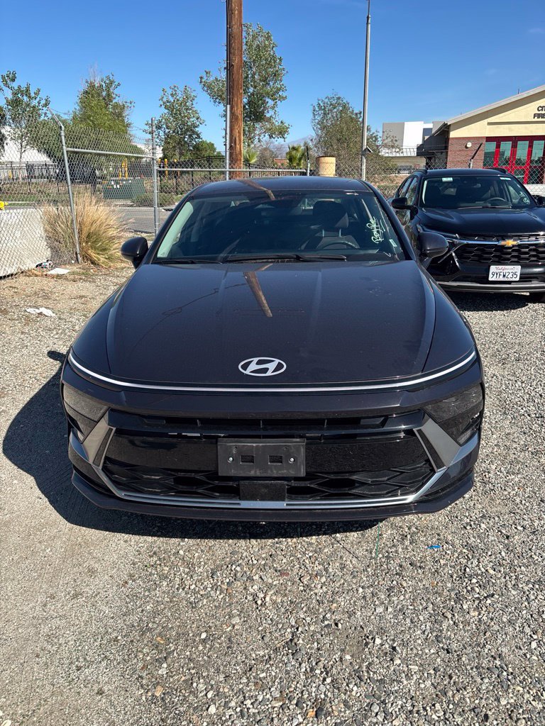 Used 2025 Hyundai Sonata SEL FWD image 2