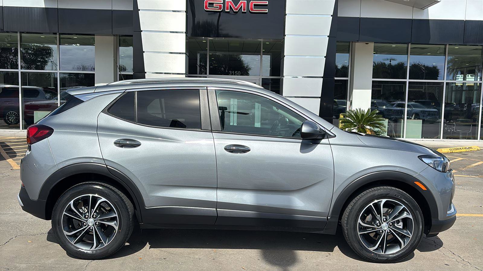 Certified 2023 Buick Encore GX Select FWD image 8