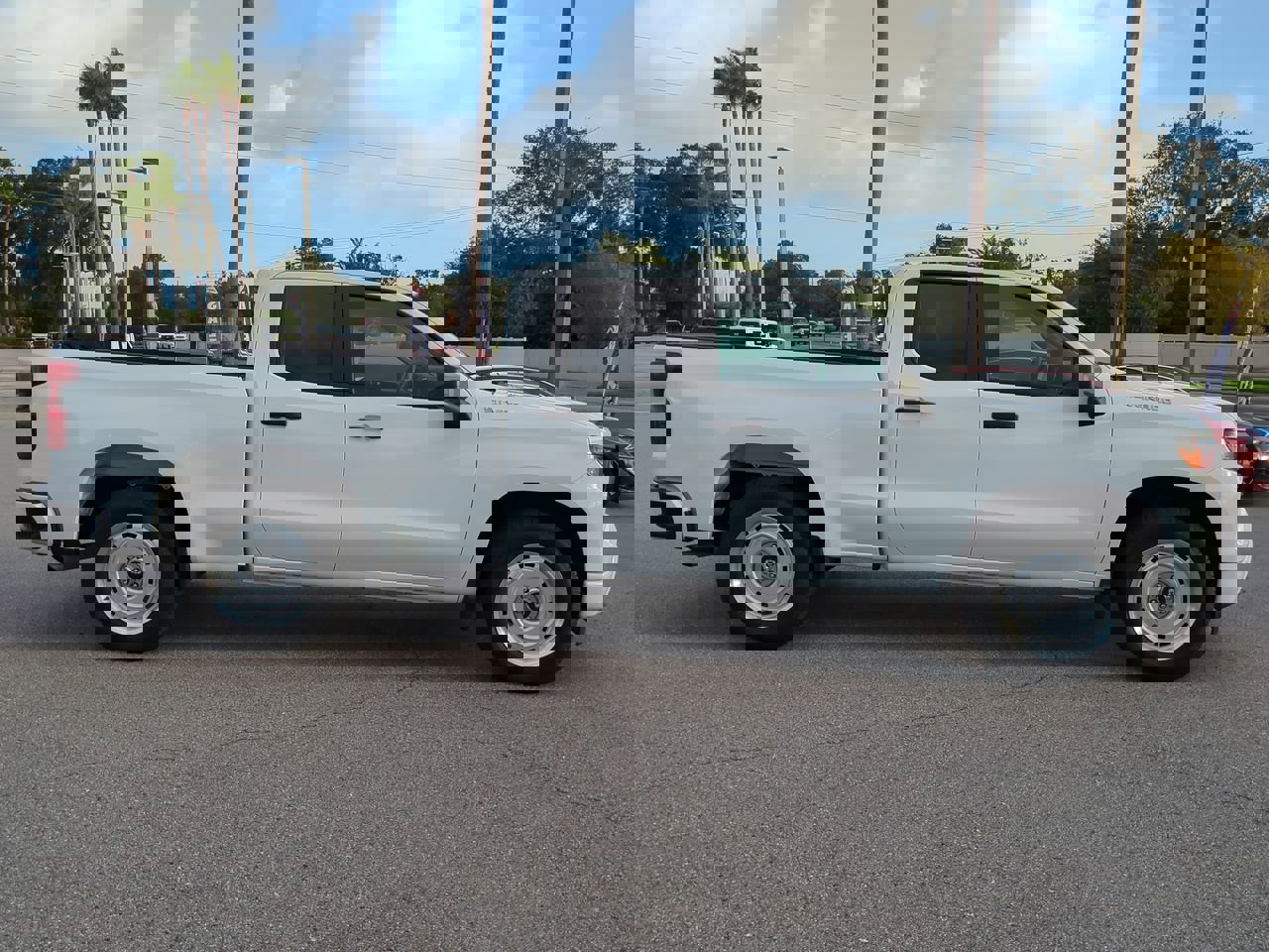 Used 2025 Chevrolet Silverado 1500 Custom image 3