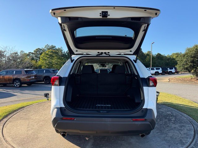 Used 2023 Toyota RAV4 LE FWD image 31
