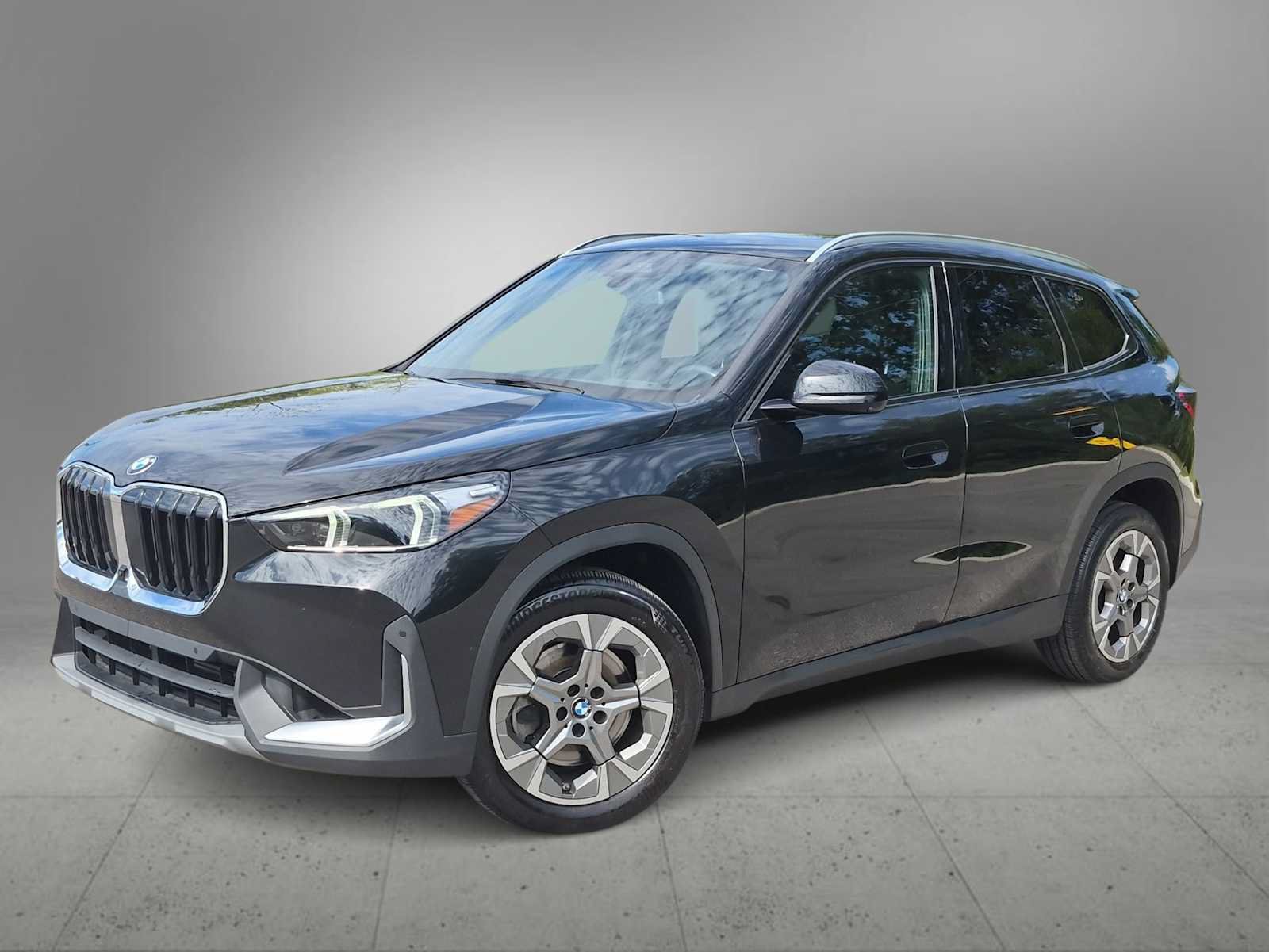 Used 2023 BMW X1 xDrive28i w/ Premium Package AWD/4WD image 1