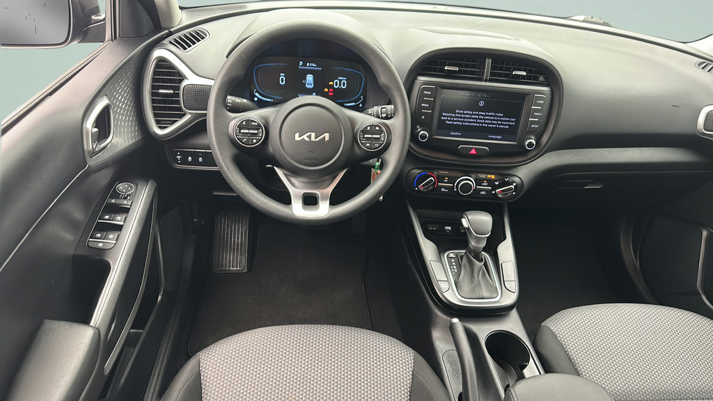 Used 2025 Kia Soul LX w/ LX Technology Package FWD image 10
