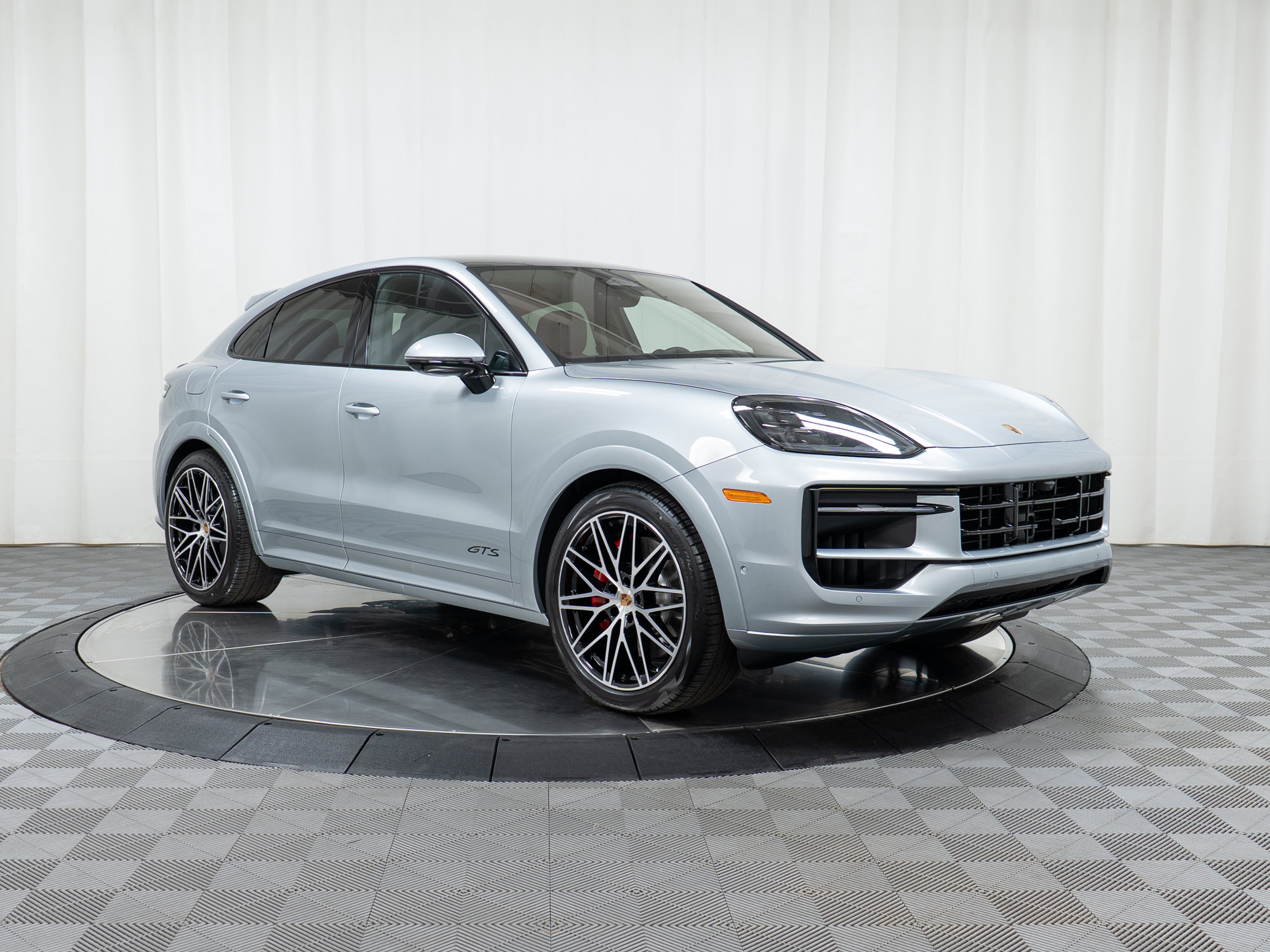 New 2026 Porsche Cayenne GTS AWD/4WD image 9