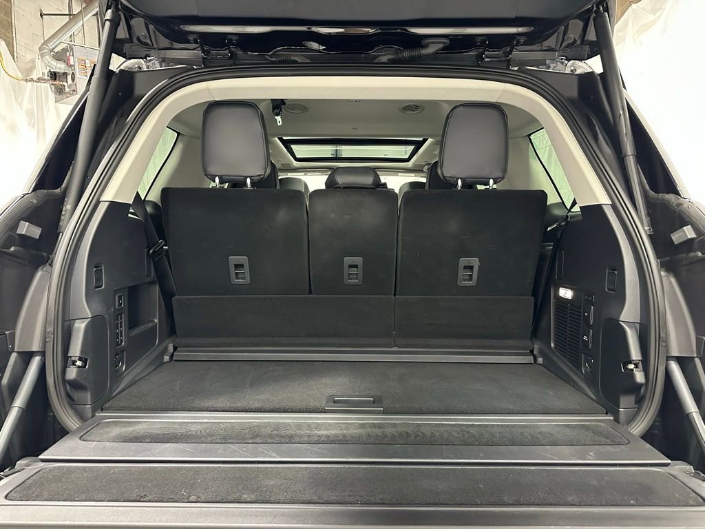 Used 2025 Lincoln Navigator Reserve image 53