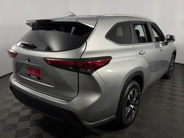 Used 2023 Toyota Highlander XLE image 8