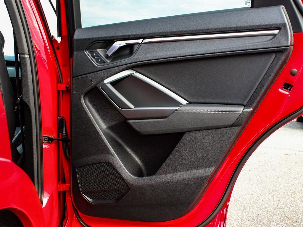 Used 2020 Audi Q3 2.0T Premium Plus w/ Premium Plus Package image 12