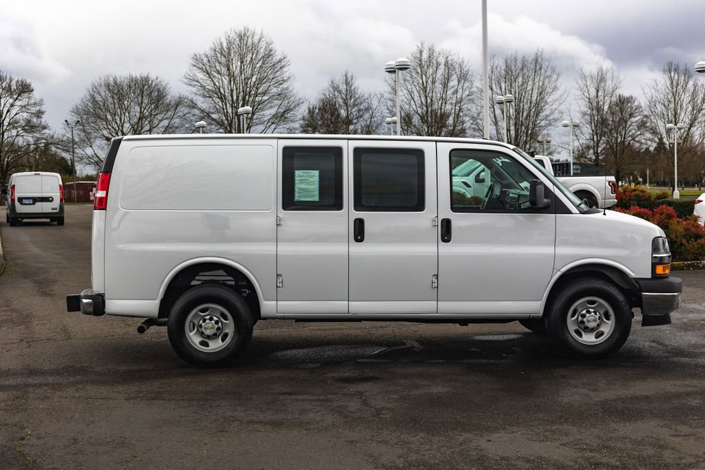 Used 2024 Chevrolet Express 2500 w/ Driver Convenience Package image 7