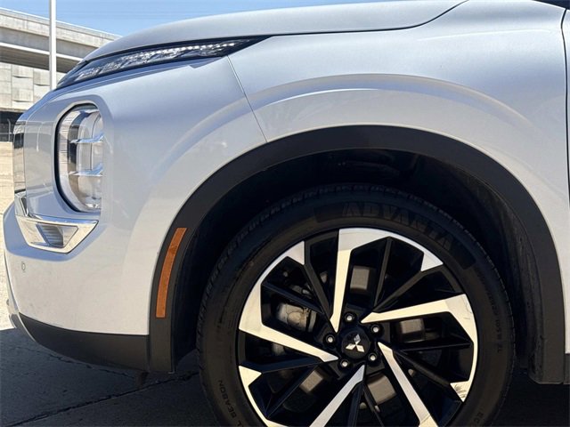 Used 2024 Mitsubishi Outlander SE image 5