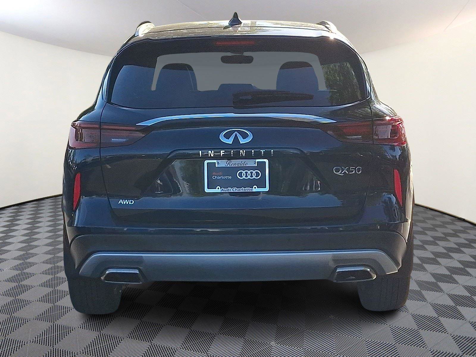 Used 2024 INFINITI QX50 Luxe w/ Accent Package image 5