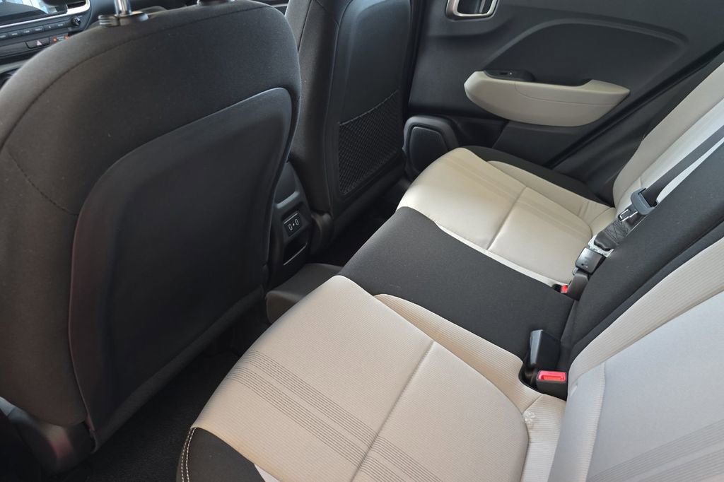 New 2025 Hyundai Venue SEL image 10