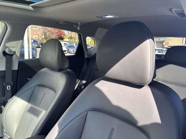 Used 2025 Hyundai Kona Limited image 20