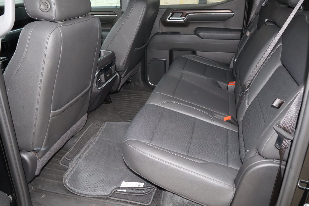 Used 2024 GMC Sierra 1500 SLT AWD/4WD image 5