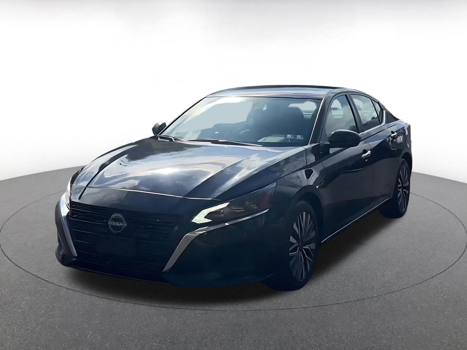 Used 2025 Nissan Altima 2.5 SV FWD image 7