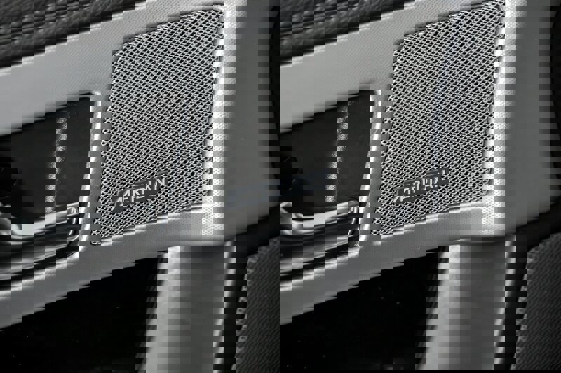 Used 2015 Jaguar XF Portfolio image 17