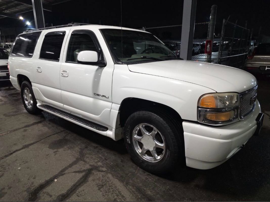 Used 2006 GMC Yukon XL Denali image 1