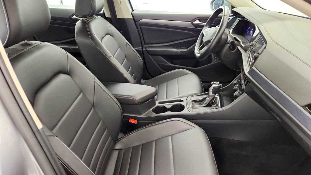 Used 2024 Volkswagen Jetta SE FWD image 20