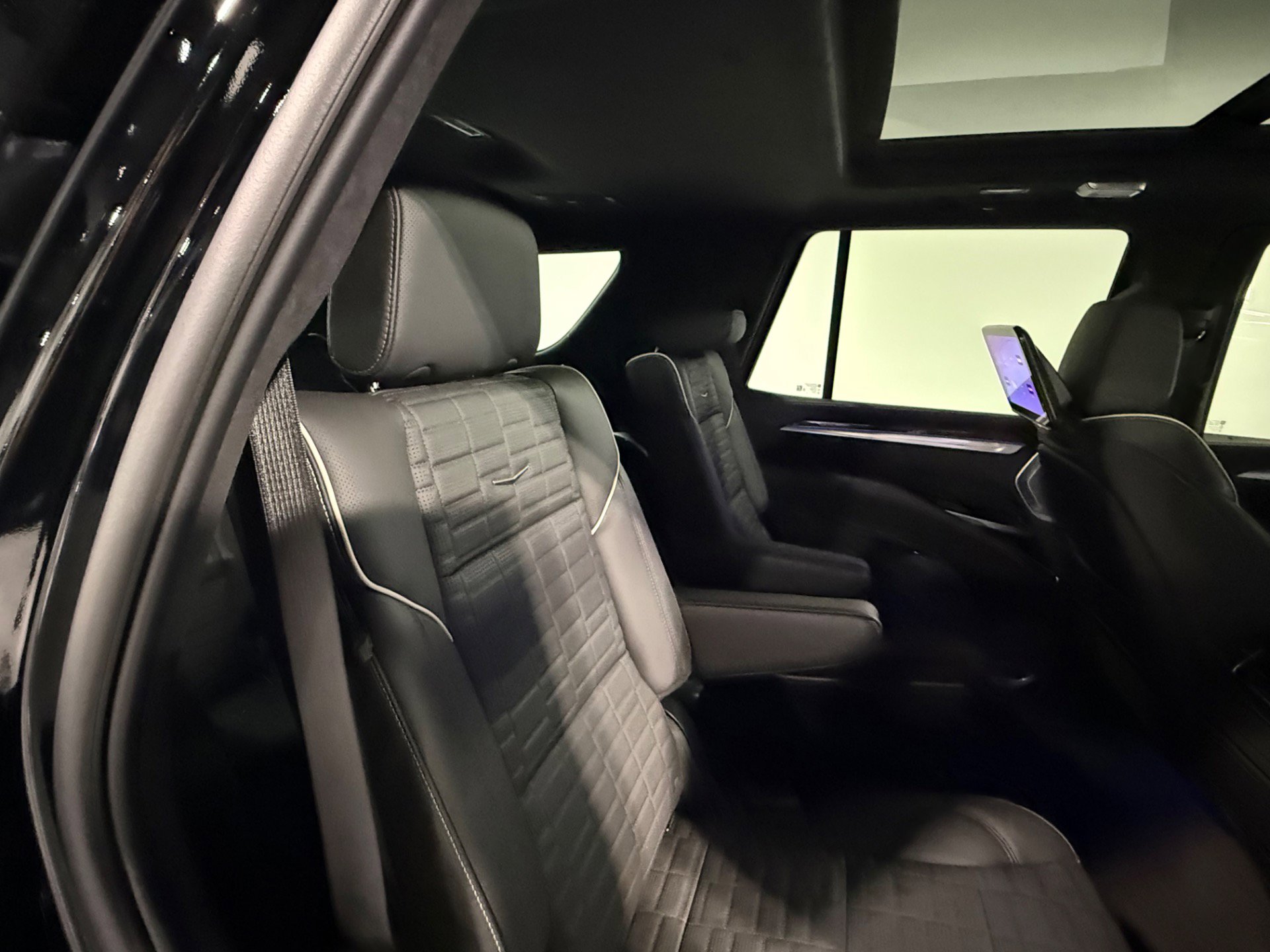 Used 2025 Cadillac Escalade Sport Platinum w/ LPO, ONYX Package image 58