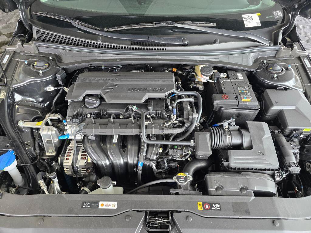 New 2026 Hyundai Elantra Limited FWD image 11